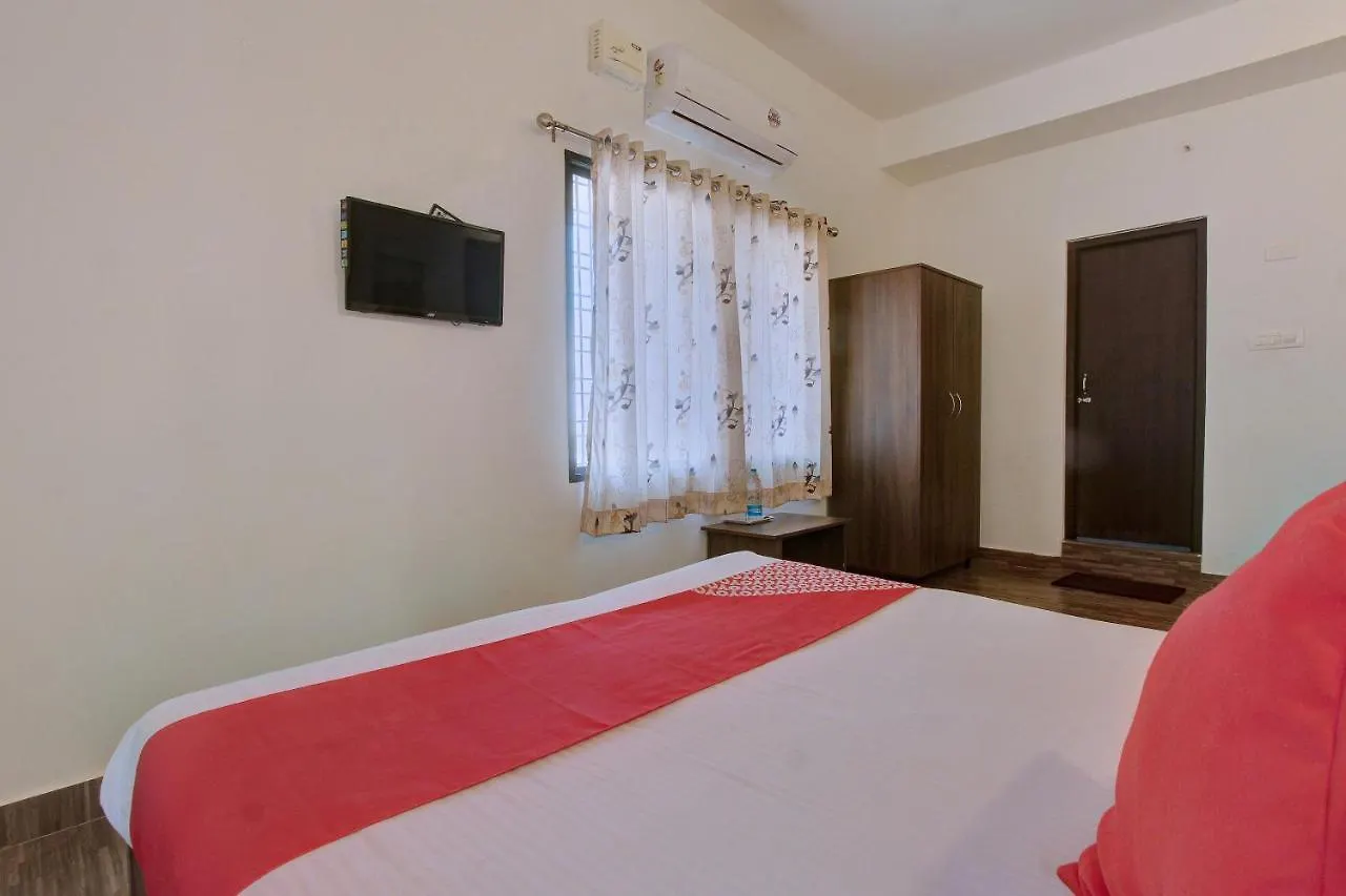 Oyo 10464 Hotel Serenity Mysore 3*,  India